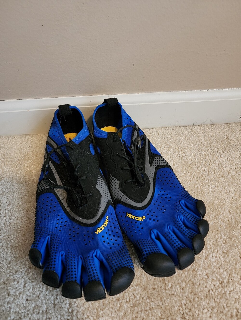 New Size 43 Vibrams Men's Shoe